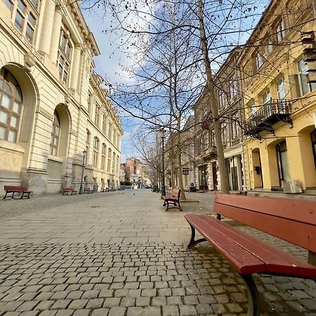 Old Town Jacuzzi Studio Bukarest Exteriör bild